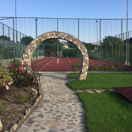 Country Spa Retreat Snagov Ngoại thất bức ảnh Tennis Club