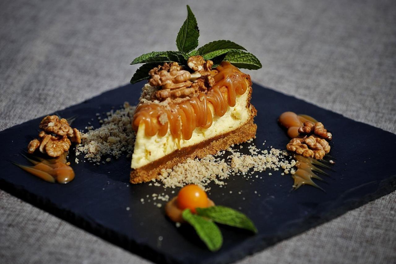 Country Spa Retreat Snagov Ngoại thất bức ảnh Cheesecake with salted caramel