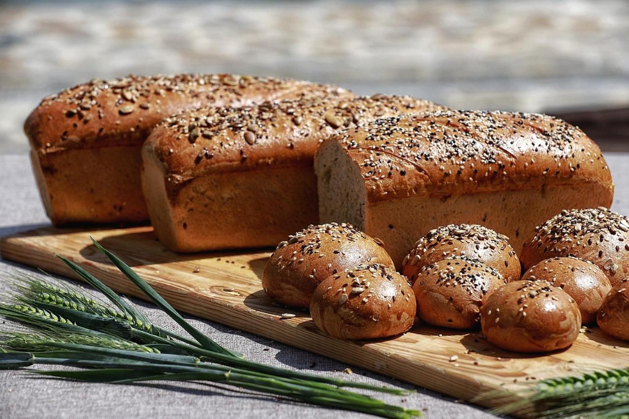 Country Spa Retreat Snagov Ngoại thất bức ảnh Poppy seed bread