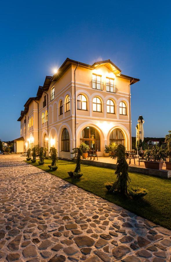 Country Spa Retreat Snagov Ngoại thất bức ảnh The hotel