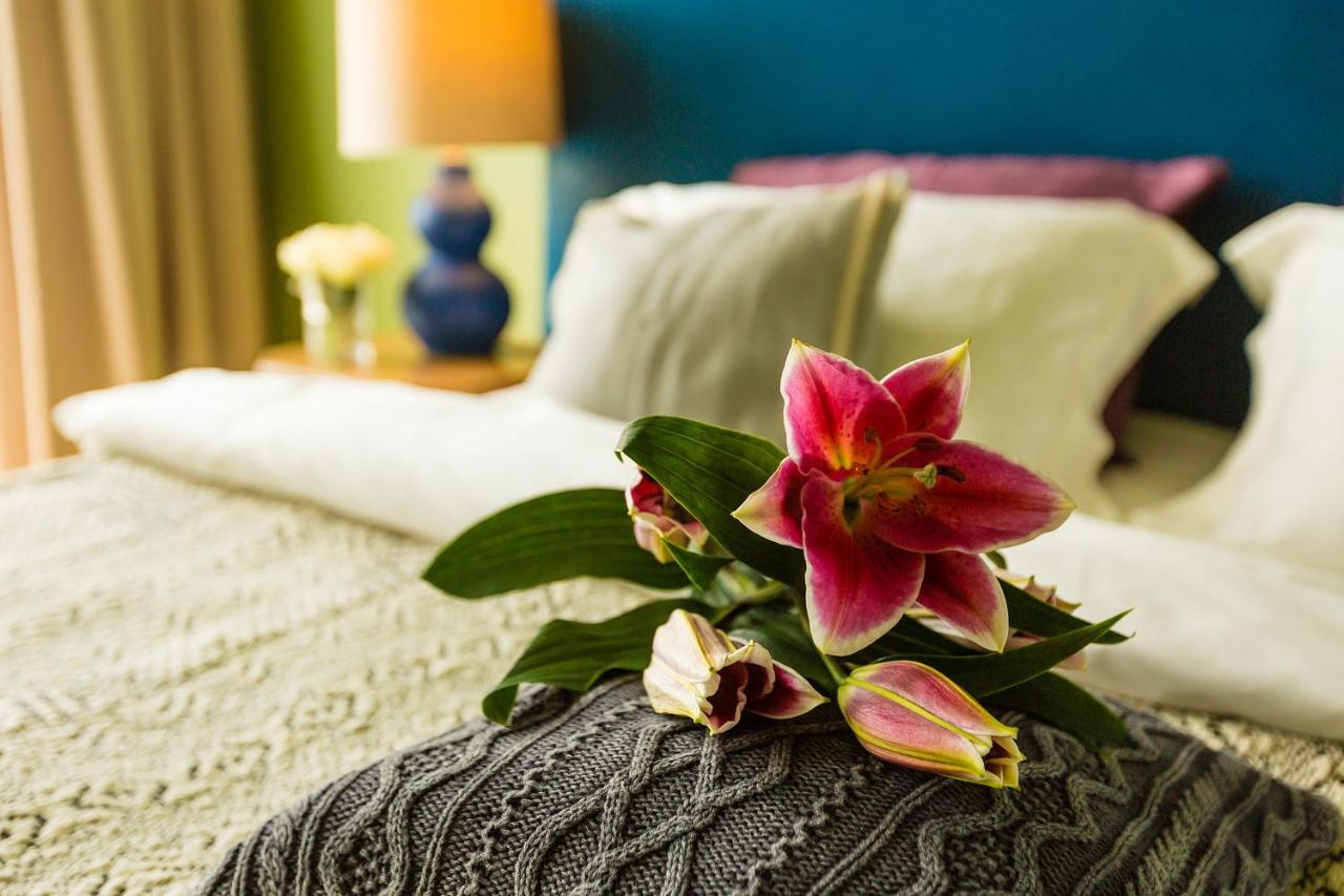 Country Spa Retreat Snagov Ngoại thất bức ảnh A bouquet of flowers