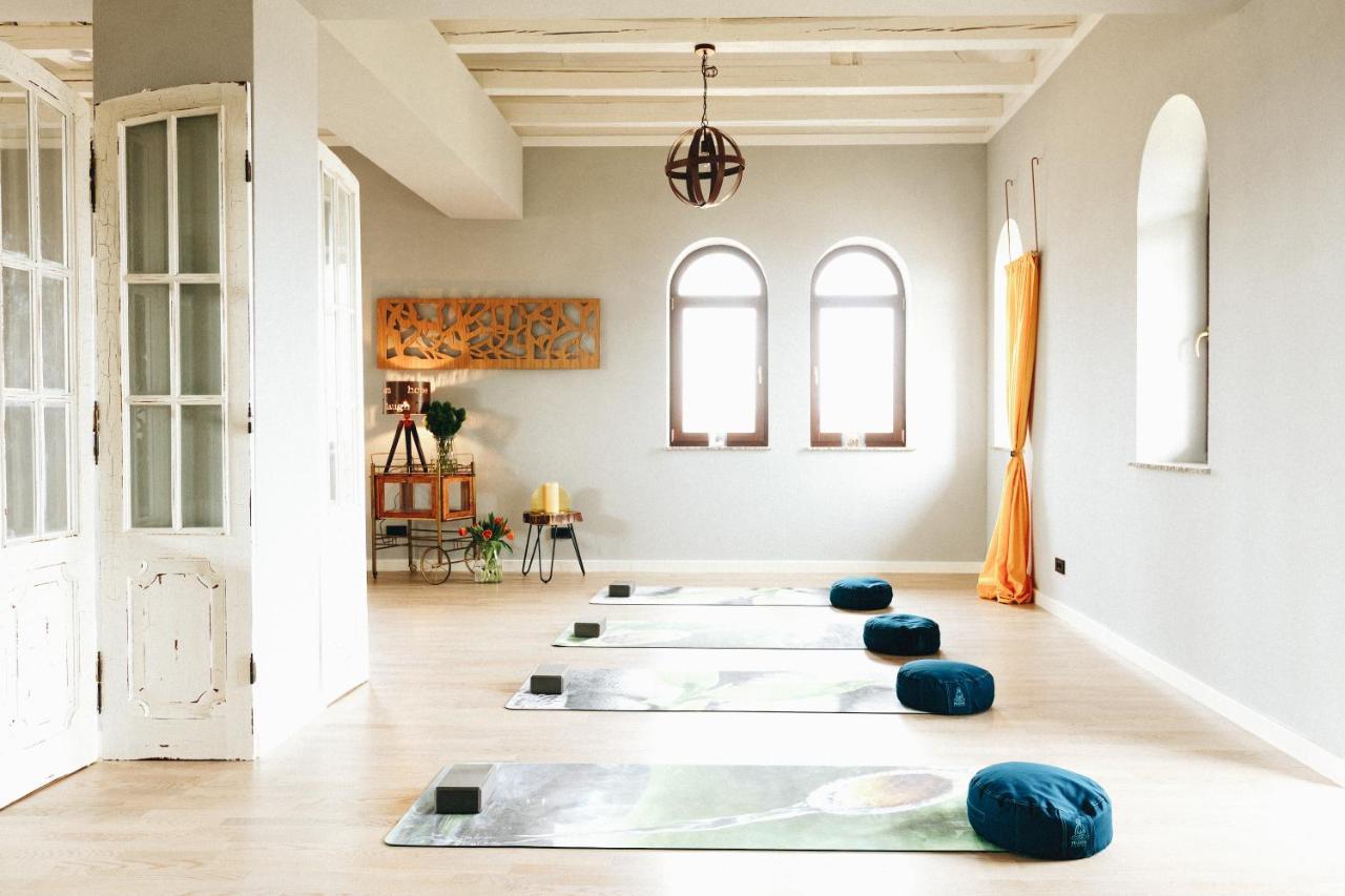 Country Spa Retreat Snagov Ngoại thất bức ảnh The Yoga Room at The Lodge at The Grove
